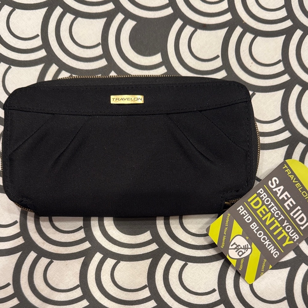 Travelon RFID Zip Wallet NWT